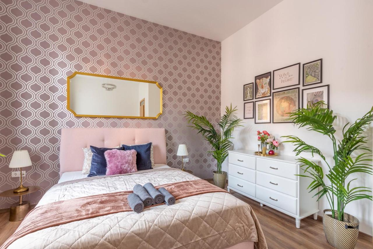 Explore Budapest From A Luxurious Cozy Apartment المظهر الخارجي الصورة