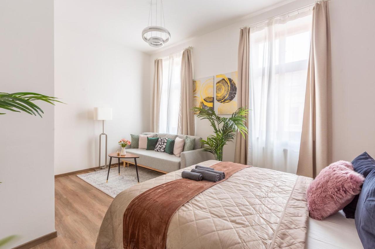Explore Budapest From A Luxurious Cozy Apartment المظهر الخارجي الصورة